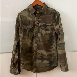 Camo Green Abercrombie & Fitch men’s shirt Size M